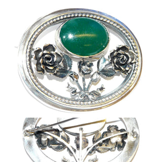 Vintage Einzelstück, ovale Silberbrosche Blumen-Bouquet aus 800 Silber mit einem grünen ovalen Achat-Cabochon, zwei plastischen, erblühten Rosen + einer Achat-Blüte, im offenen Rahmen mit Perlrand-Muster, ca. 58,3 mm x 46 mm, Später Jugendstil um 1910-1915 - Vintage-Schmuck nur im Onlineshop von danilogold!