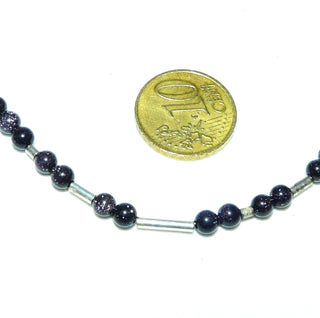 in unserer Werkstatt designtes Einzelstück, zarte Kugel-Kette aus dunkelblau-violettem Blaufluß mit dezentem Glitzern, Gesamtlänge 44 cm, Verschluß und Zwischenteile aus 925 Silber, auf Stahlseil aufgereiht, Stein-Durchmesser 4 mm - Einzelstücke nur erhältlich bei www.danilogold-shop.de