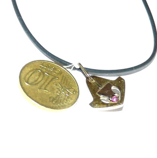 zartes Einzelstück, Vintage Rubinanhänger aus 585 Gold, ein runder, funkelnd facettierter Rubin mit 4 Körnern im Viereck im Pavé gefaßt, Art Deco um 1930 - Goldschmiede Danilo