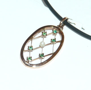 antikes Einzelstück, zarter ovaler Vintage-Smaragd-Anhänger Art Deco aus 333 Gold mit 6 Mini-Smaragden + 1 Mini-Perle, feines Streben-Gitte mit Goldrand, um 1920 -	Vintage-Schmuck nur im Onlineshop von danilogold!