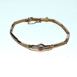 antikes Einzelstück, zartes Biedermeier-Vintage-Armband aus roséfarbenem Golddoublé, typische rote Rubin-Replik, Länge 18 cm, Kastenschloß, Sicherheitskette, um 1850 -	Vintage-Schmuck nur im Onlineshop von danilogold!