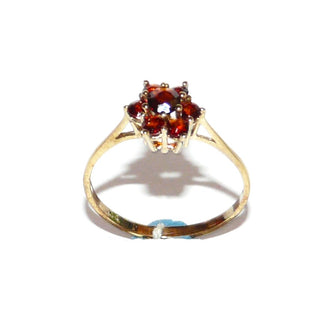 zierliches Einzelstück, Vintage Granatring aus 333 Gold als runde Rosette aus 7 handgeschliffenen Böhmischen Altschliff-Granaten, Drahtkörbchen als Fingerauflage, Krappenfassungen, Ringweite 54,5, um 1960 - Goldschmiede Danilo