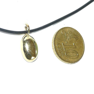 zweifarbiges Einzelstück, Diamantanhänger "Kaffeebohne" aus 585 Gold mit 5 Achtkant-Diamanten von zusammen 0,025 Karat im Pavé gefaßt, mattiert, feststehende Öse - Goldschmiede Danilo