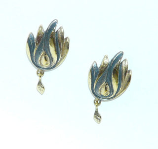 Einzelstücke, zweifarbige Ohrstecker "Flammen" aus 925 Silber geschwärzt + vergoldet, poliert, mit einem kleinen beweglichen Tropfen am Ende. -	Einzelstücke nur erhältlich bei www.danilogold-shop.de